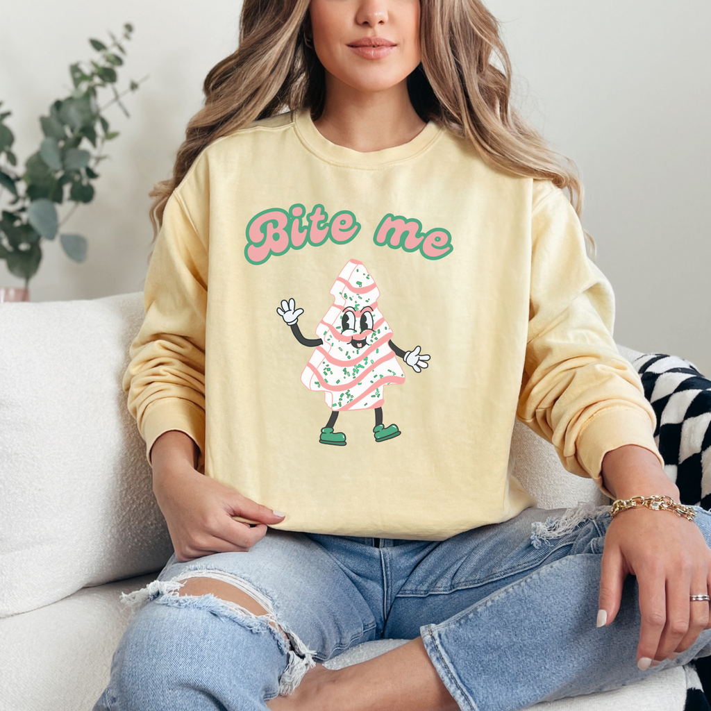 Vintage Bite Me Christmas Tree Cake Sweatshirt, Holiday Sweater, Funny Xmas Gift, Retro Style Pullover, Festive Apparel, Aesthetic Girl Gift