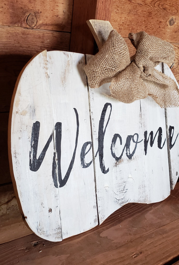 'Welcome' Pallet Pumpkin