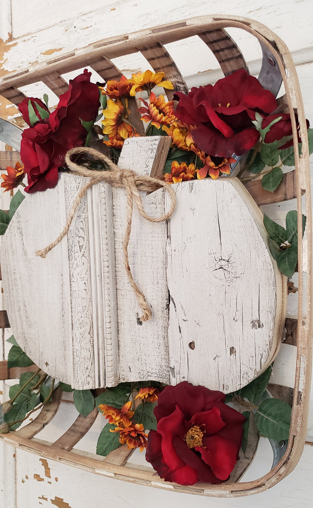 Pallet Pumpkin Basket Wreath